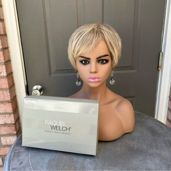 Raquel Welch Glazed Sand Synthetic Short Pixie Wig - Picture 11 of 11